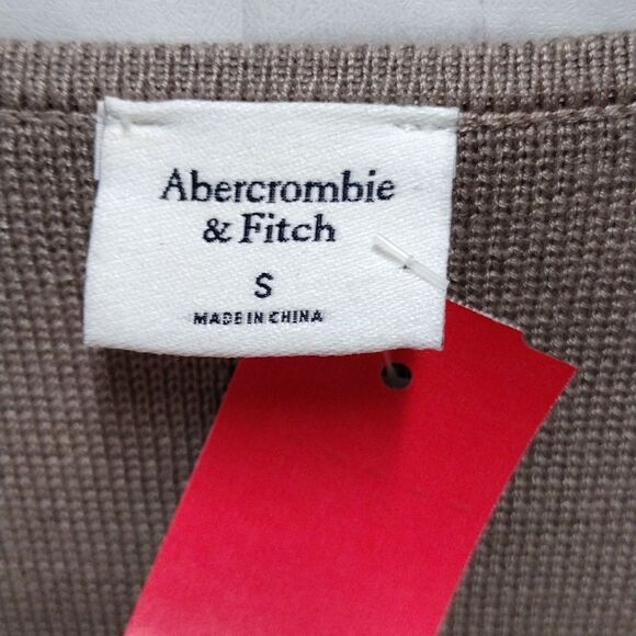 Abercrombie sweater - Picture 2 of 4